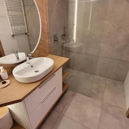 Niegocin Garaz Basen Plaza Gizycko Wilkasy (Gizycko)