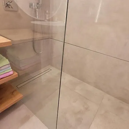 Niegocin Garaz Basen Plaza Gizycko * Wilkasy (Gizycko)
